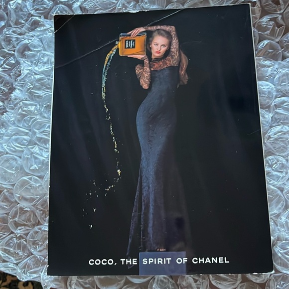 Vintage Chanel Magazine Number 1
167 pages of sophisticated fashion coverage - Picture 4 of 12